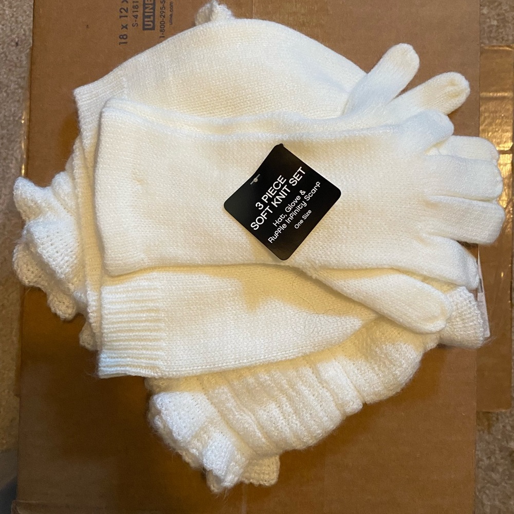 Gloves, Hat, and Scarf set